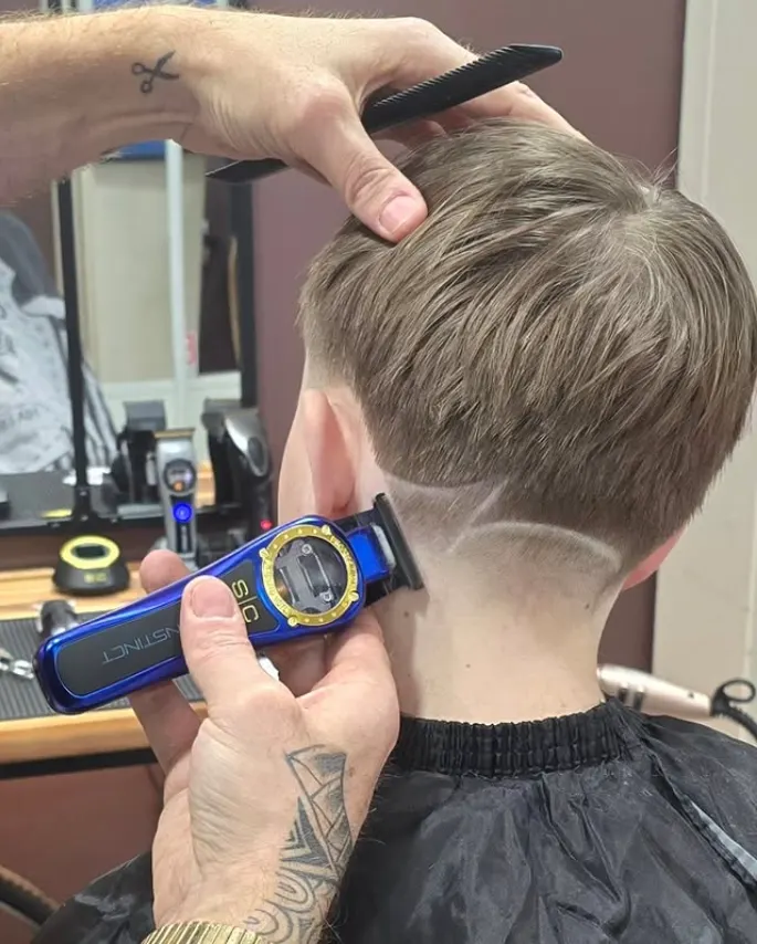 Taper avec motif rasé BZH Barber Hennebont